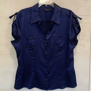 Apt. 9 button up collared shirt, size XL, royal blue color